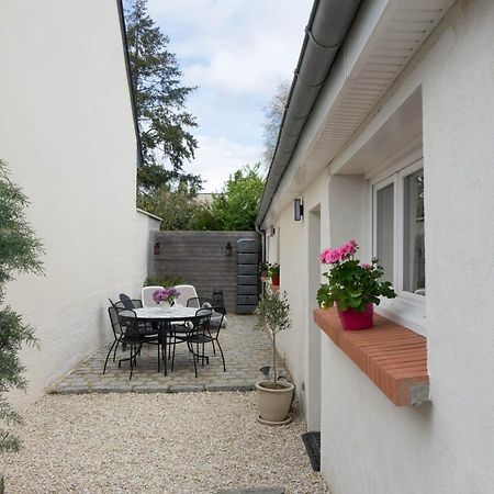 Le Dionysien *** Villa Saint-Denis-de lʼHôtel Buitenkant foto